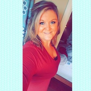 Meet your Posher, Caitlin